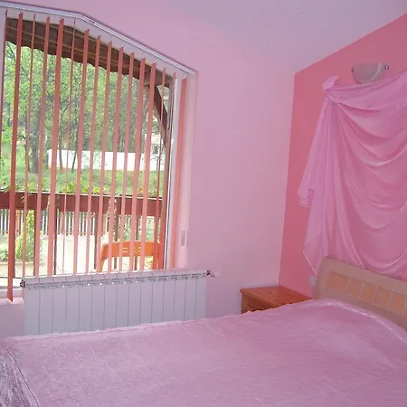 Sveti Georgi Family بيت ضيافة