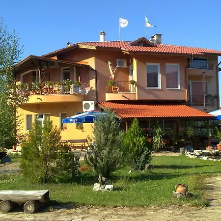 Sveti Georgi Family 3*